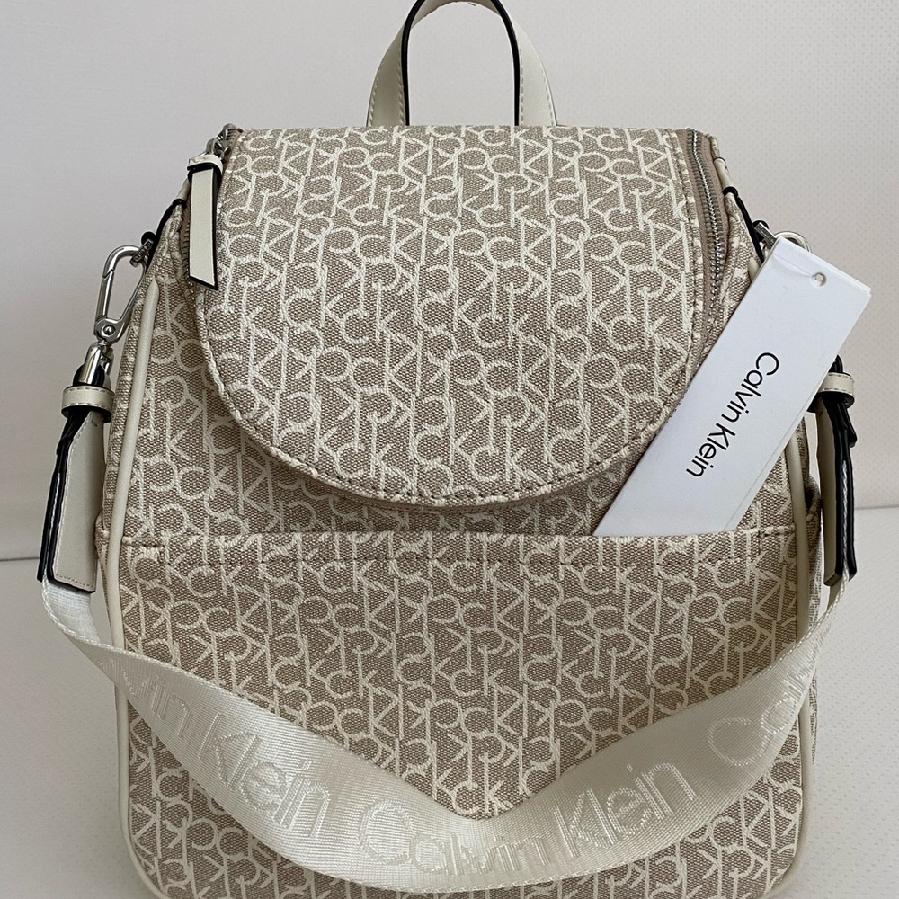 CALVIN KLEIN NEW MULTIFUNCTIONAL BACKPACK AND SHOULDER BAG FOR MOMS, Retail $188